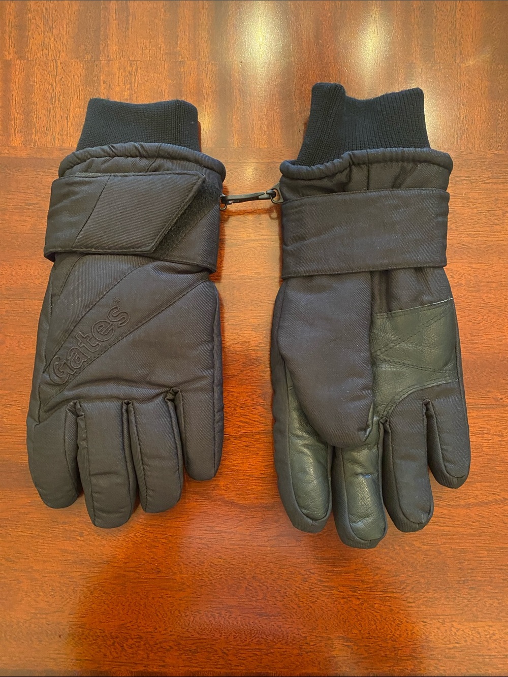 Gates Black Insulated Winter Gloves Size M